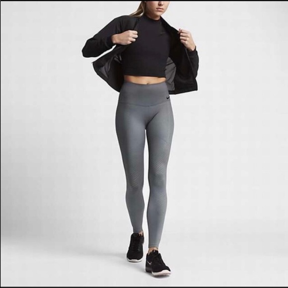 nike zonal strength leggings